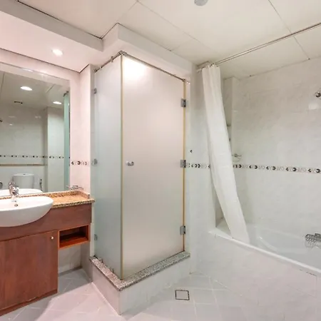 Homesgetaway -Fanciful 1Br Apartment In Jlt Lake View Dubai Buitenkant foto